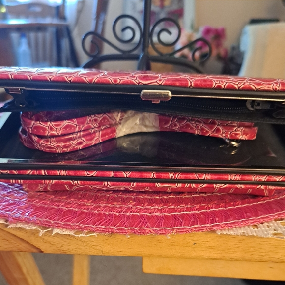 PAIGE PRODUCTS PINK  WALLET & CELL PHONE CLUTCH CROSSBODY - Picture 8 of 12